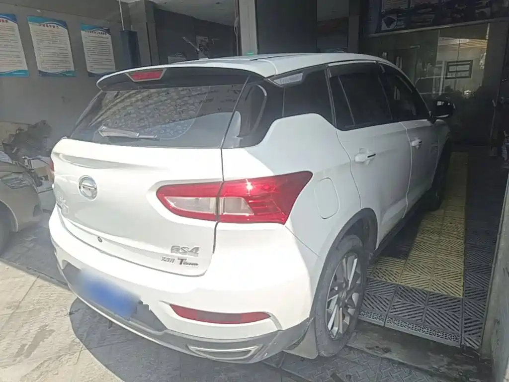 GAC Trumpchi GS4 2015 2015 200T G-DCT Comfort Edition