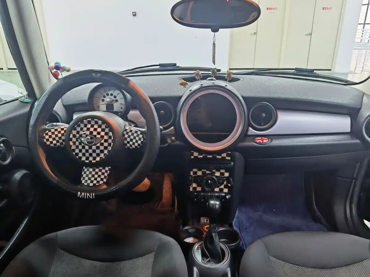 Фото 9 - MINI CLUBMAN