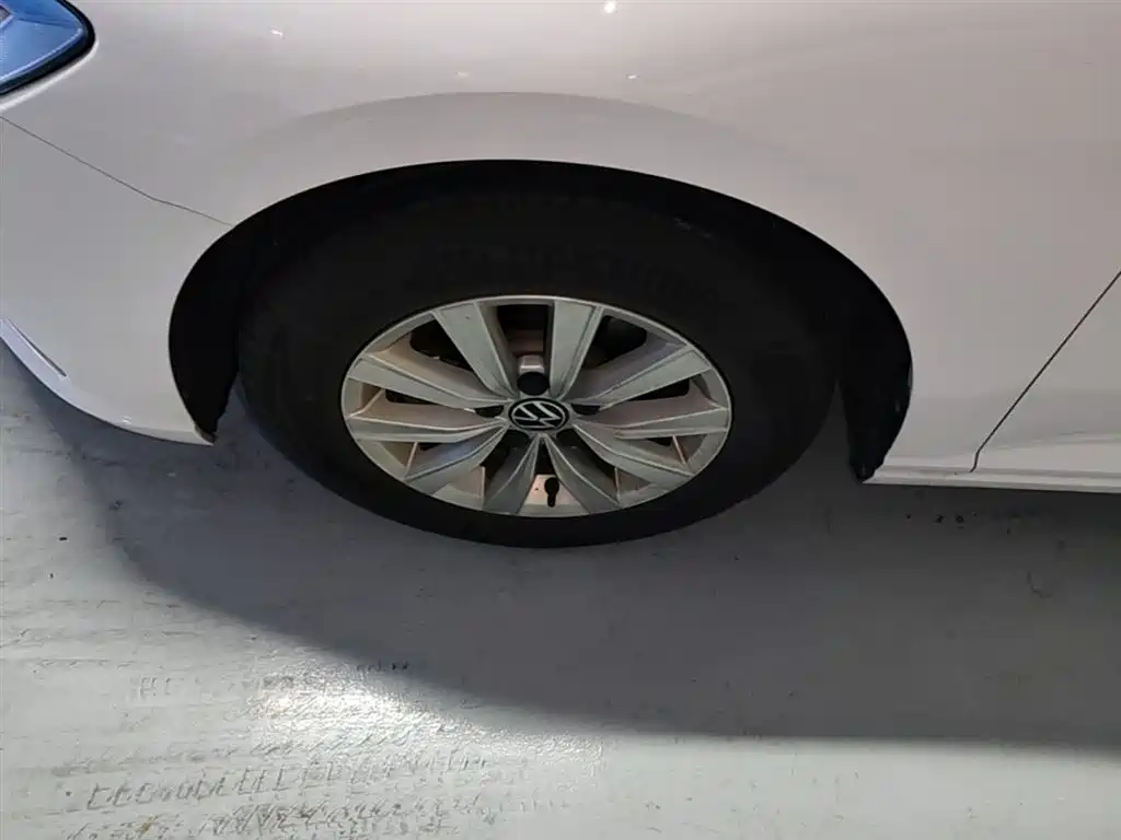 Volkswagen Lavida 2023 Facelift 1.5L Auto Comfort Edition фото 23