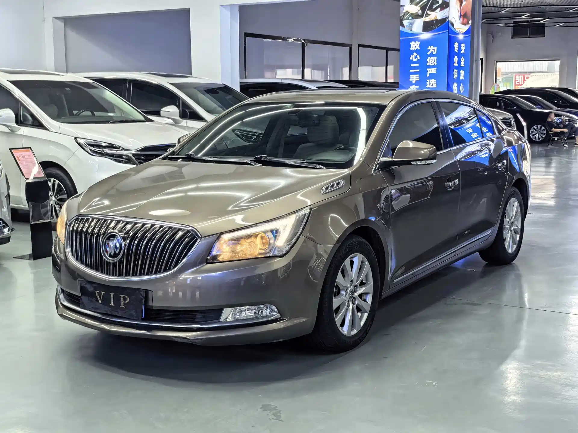 Фото 1 - Buick LaCrosse