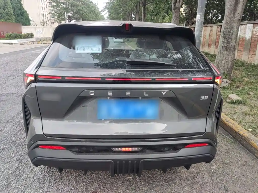 Фото 6 - Geely Boyue