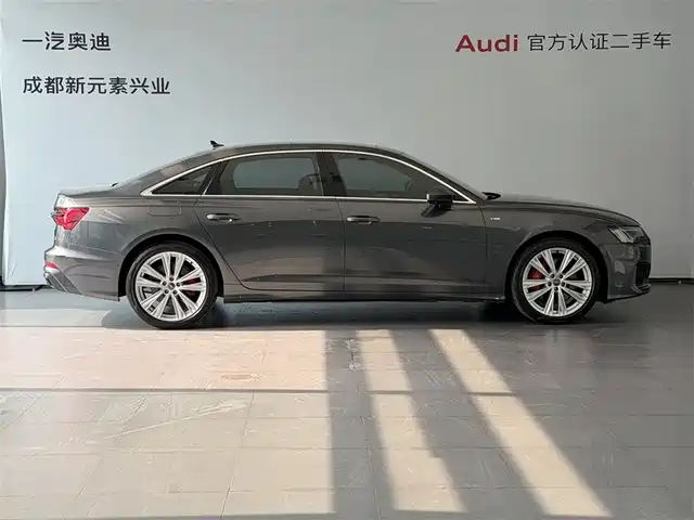Audi A6L 2020 55 TFSI quattro Exclusive Dynamic — фото 3