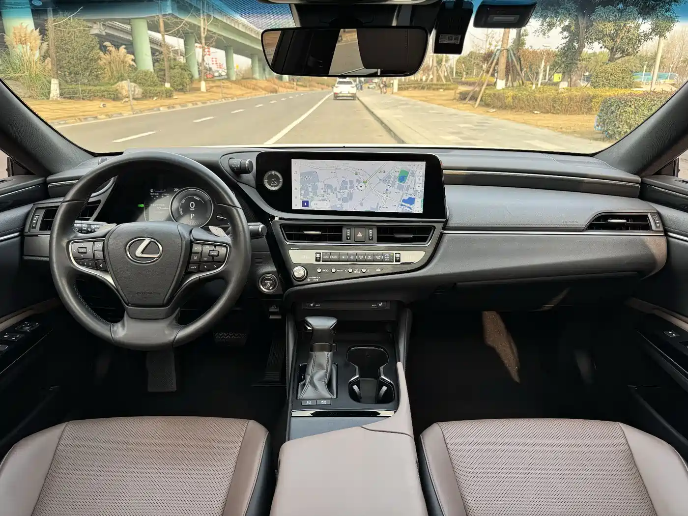 Lexus ES 2022 300h Excellence Edition фото 4
