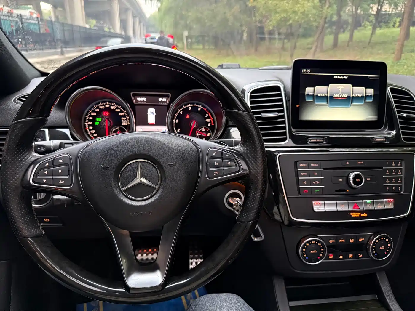 Mercedes-Benz GLE 2018 GLE 400 4MATIC Ultimate Edition фото 9