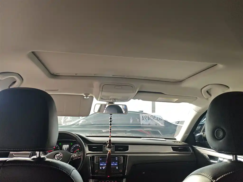Volkswagen Passat 2017 330TSI DSG Prestige фото 18