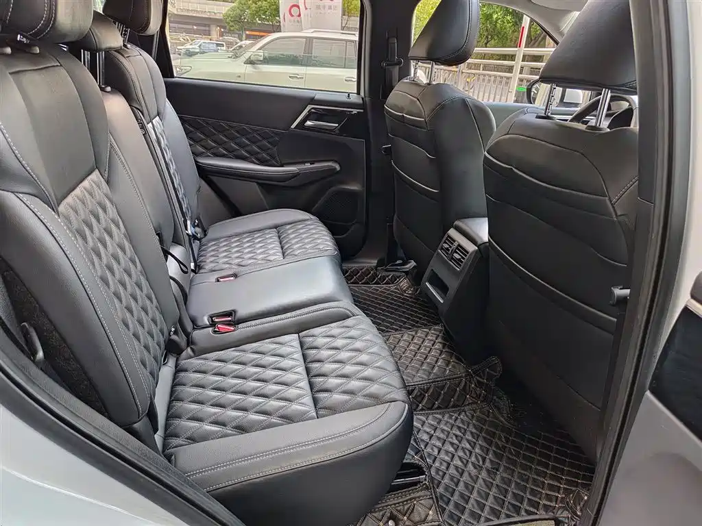 Mitsubishi Outlander 2023 1.5T CVT 2WD Prestige Edition 7-seater фото 11
