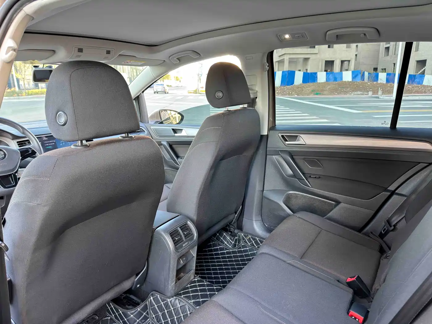 Volkswagen Golf Sportsvan 2016 1.6L Automatic Comfort фото 5