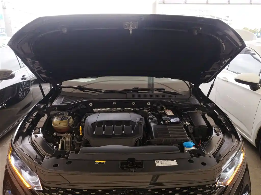 Volkswagen Passat 2022 330TSI Starlight Elite Edition фото 20