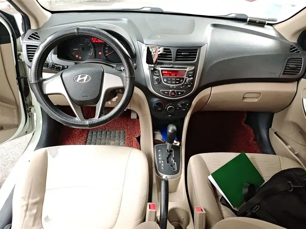 Hyundai Verna 2014 1.4L Automatic Smart GLS фото 13