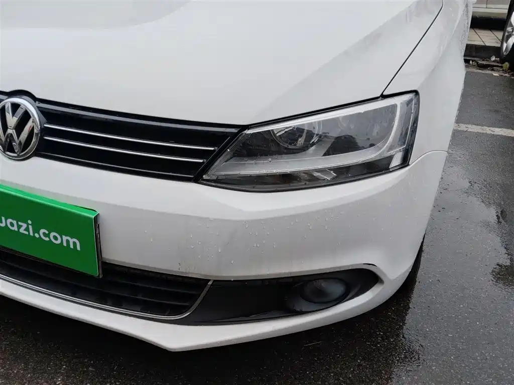 Volkswagen Sagitar 2014 Facelift 1.6L Automatic Leading Version фото 18
