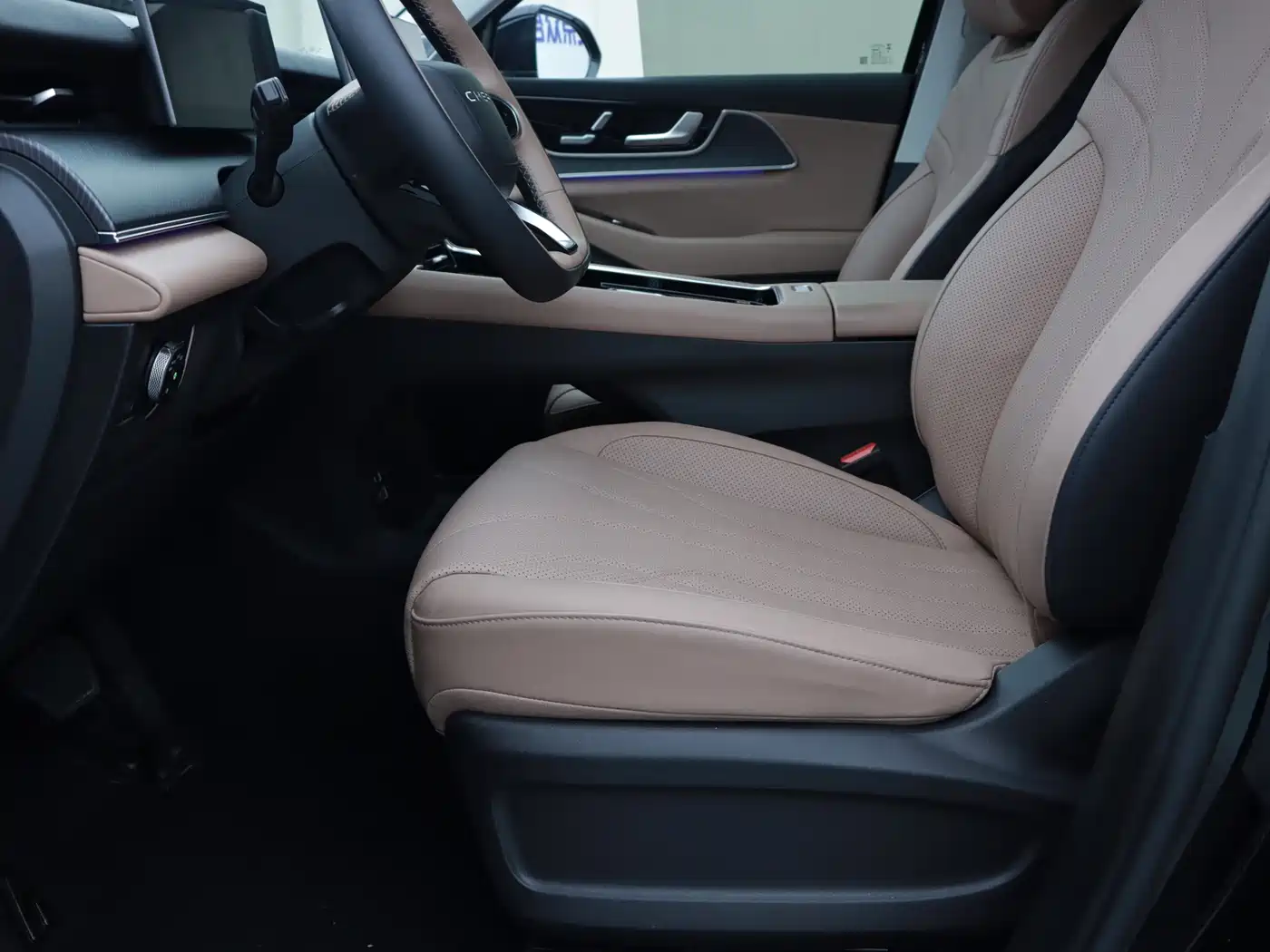 Chery Tiggo 8L 2025 2024 2.0T 4WD Ring Tower Champion Edition 7-seater