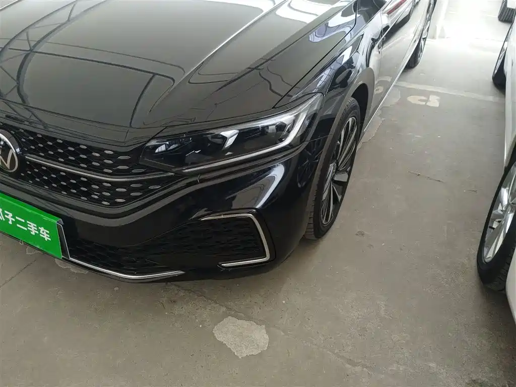 Volkswagen Passat 2022 330TSI Starlight Elite Edition фото 24