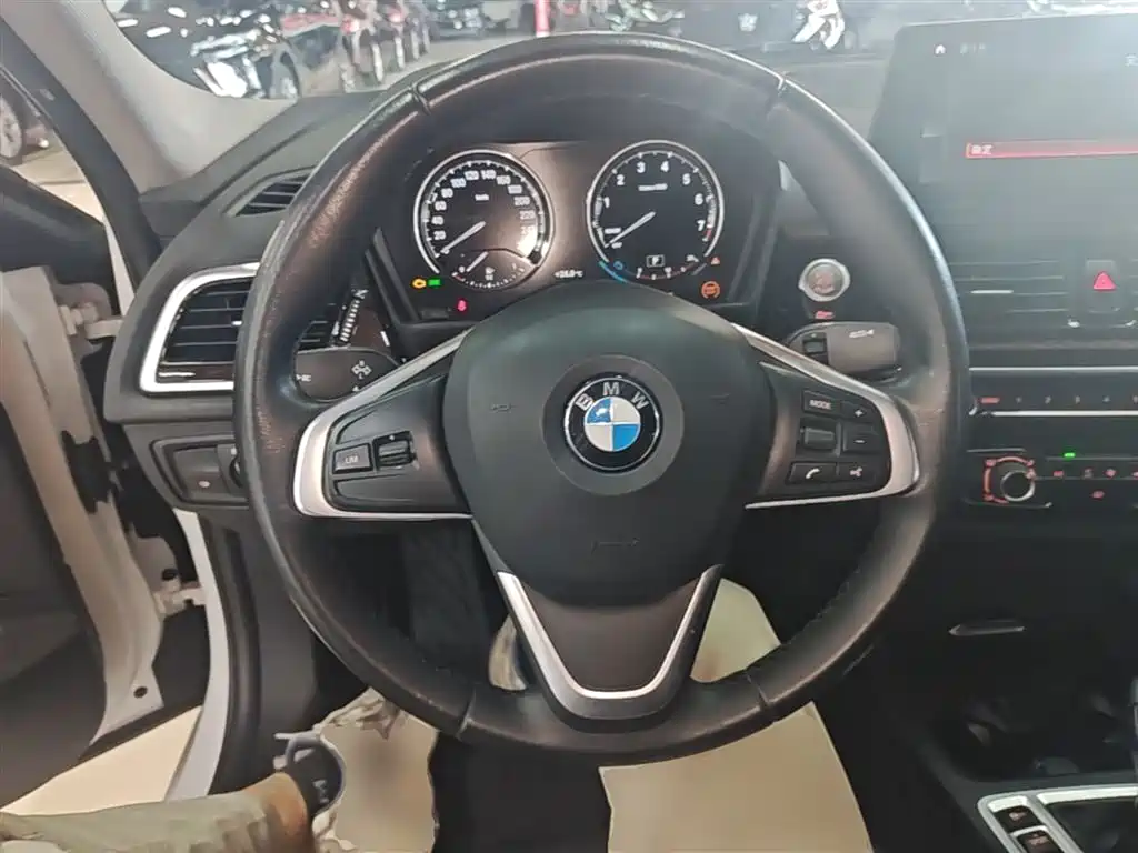 BMW 1-SERIES