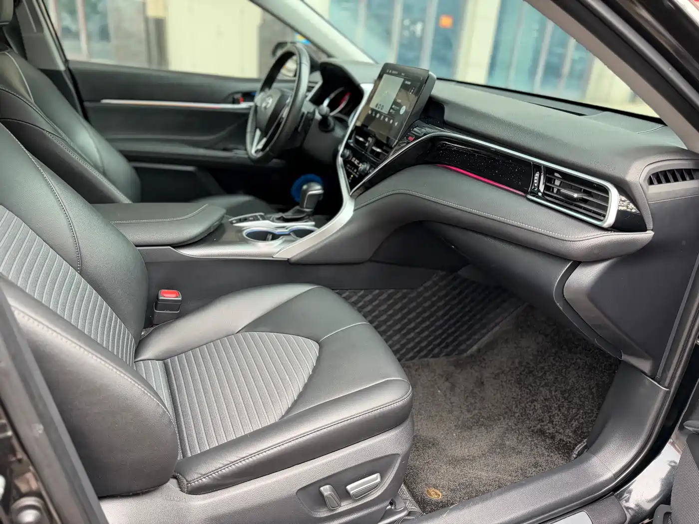 Toyota Camry 2023 2.0S Knight Edition фото 16