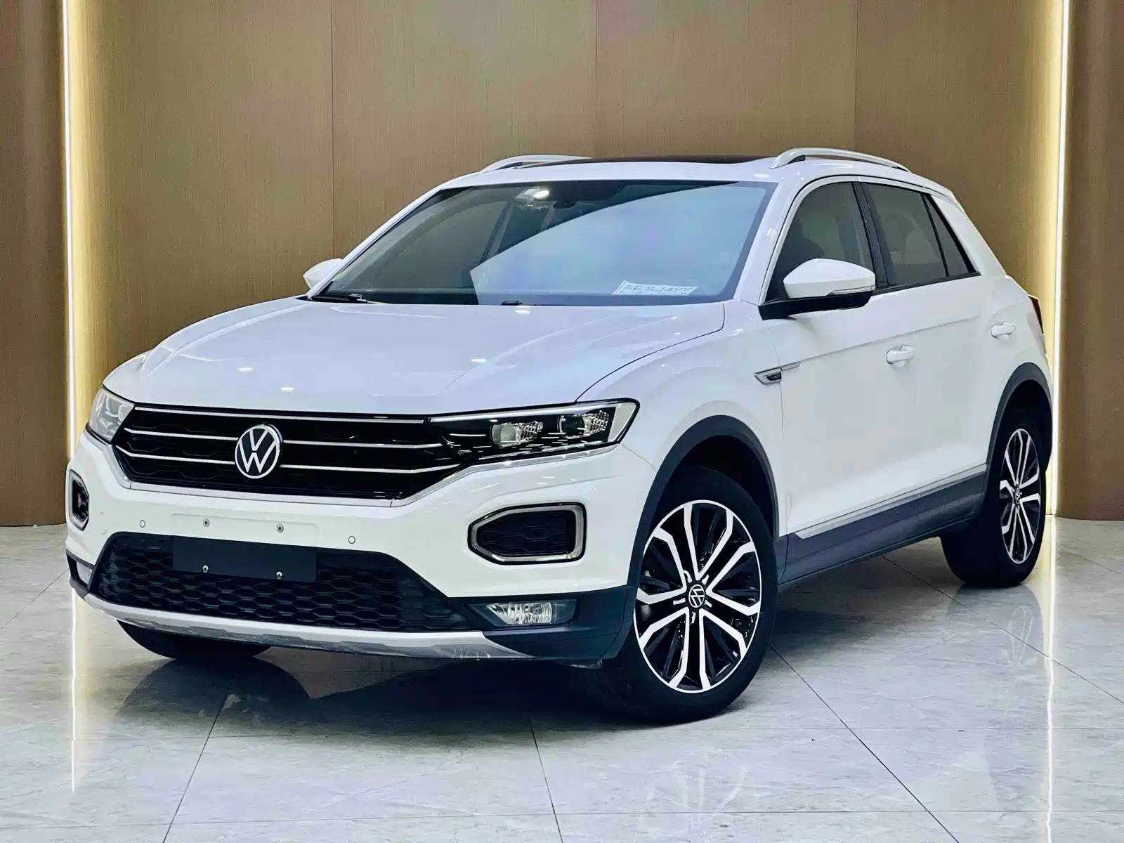 Фото 1 - Volkswagen T-ROC
