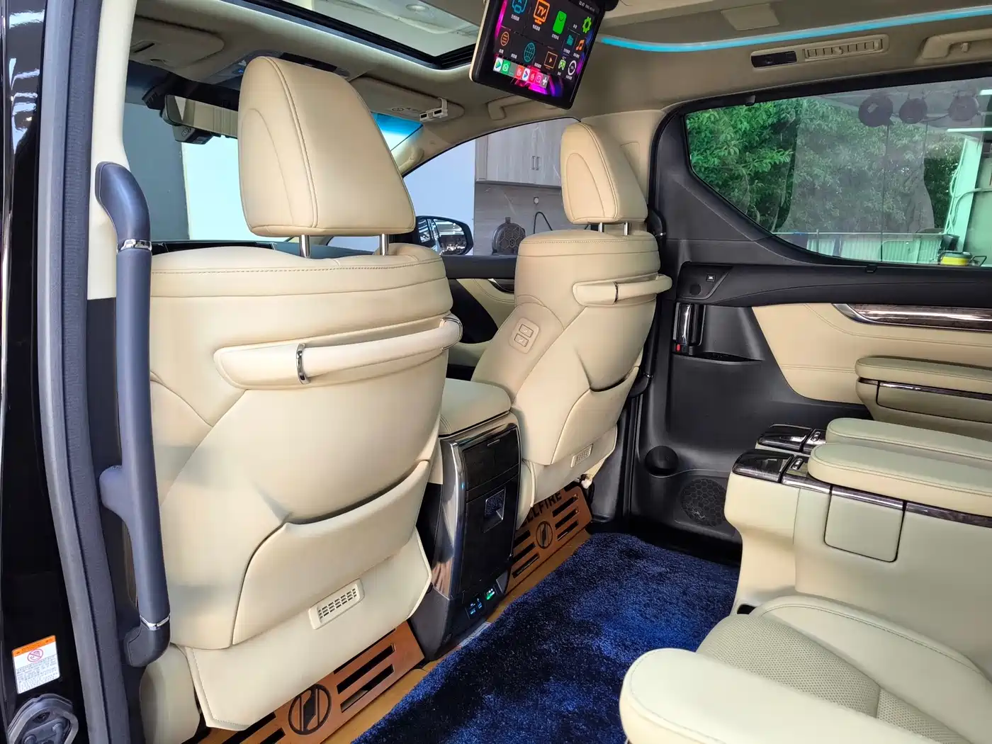 Toyota Vellfire 2021 Crown Hybrid 2.5L HV Supreme Edition фото 14