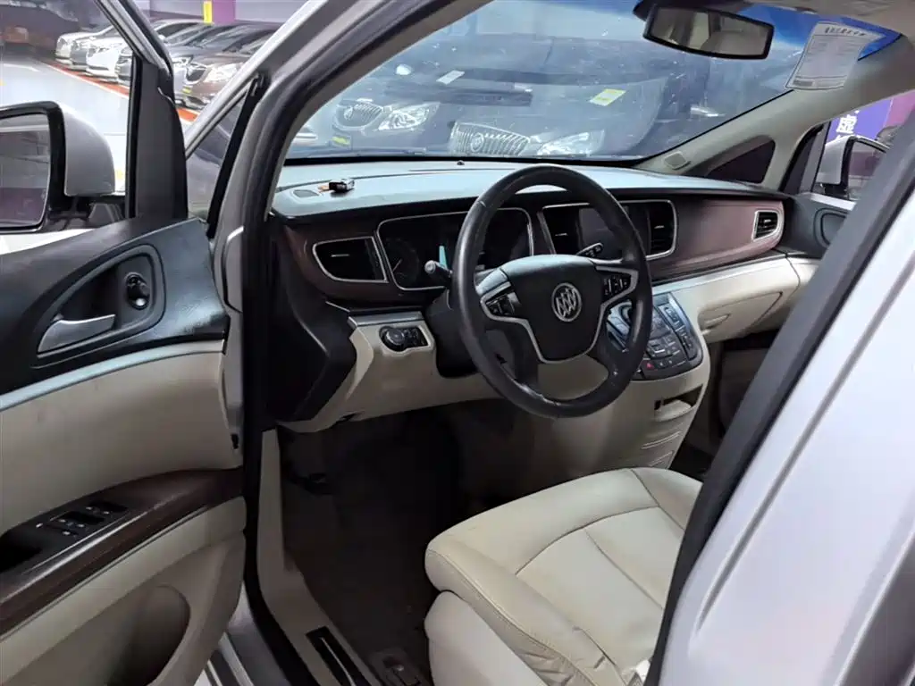 Buick GL8 2017 25S Premium Model China V фото 16