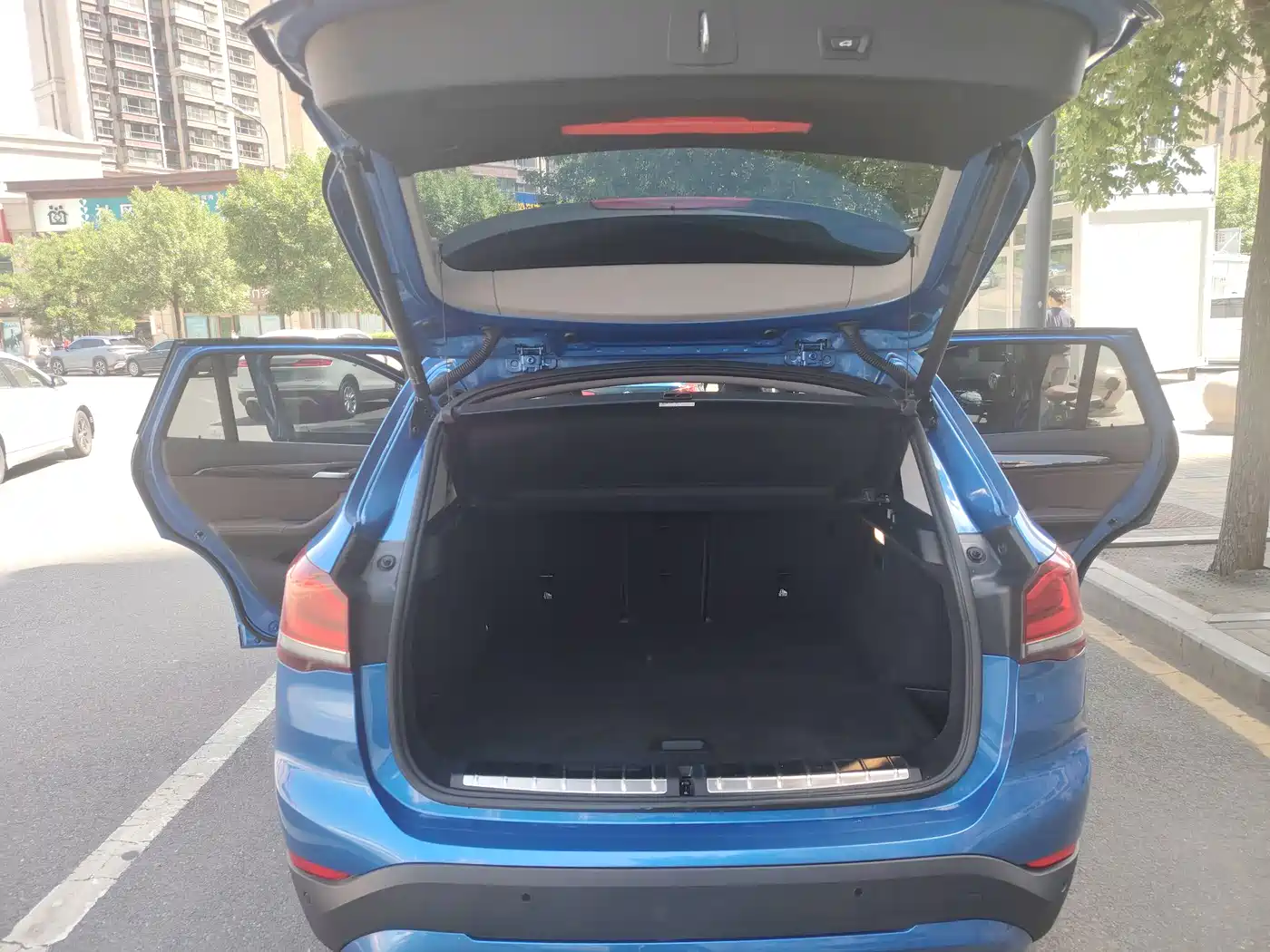 BMW X1 New Energy 2020 xDrive30Le Premium Edition фото 7