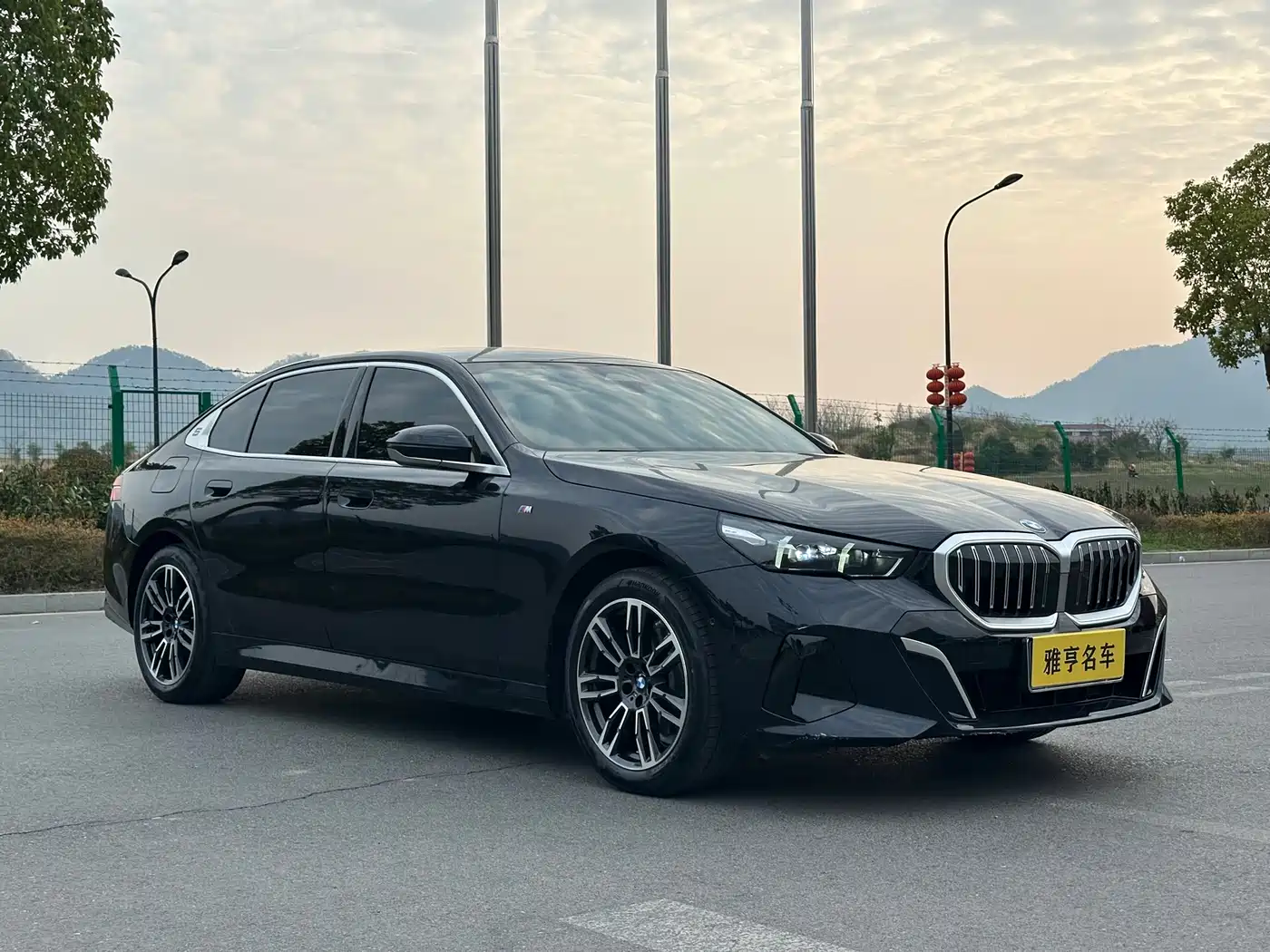 BMW 5 Series 2025 525Li M Sport Package фото 3