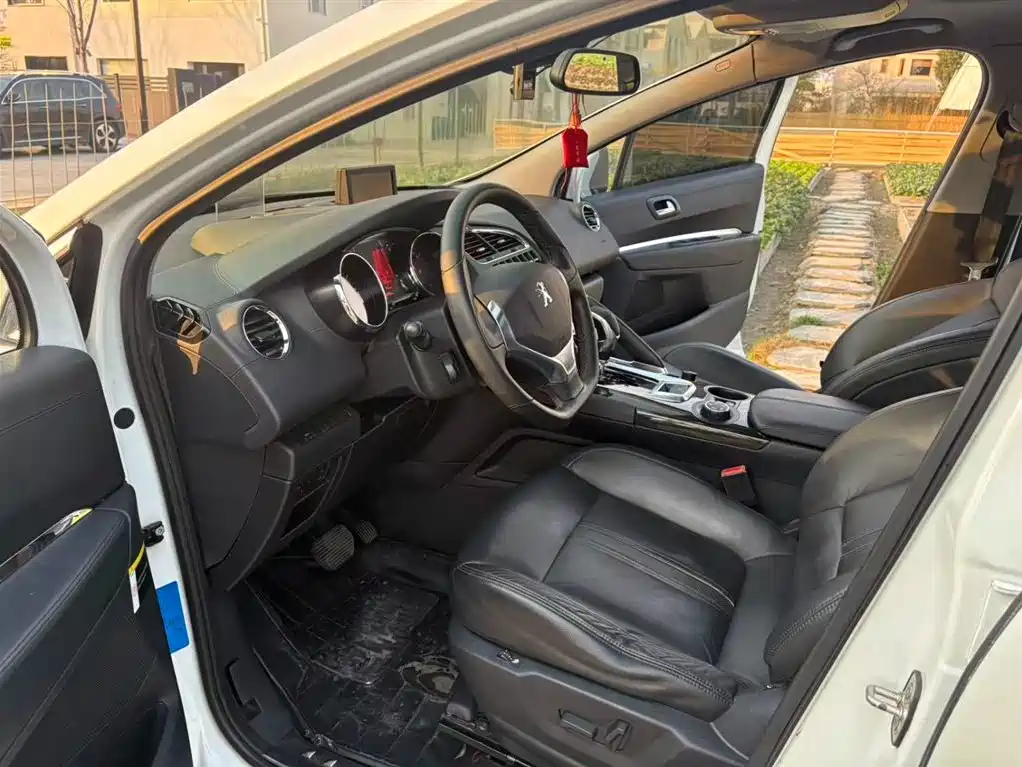 Peugeot 3008 2014 1.6THP Roland Garros Edition фото 7