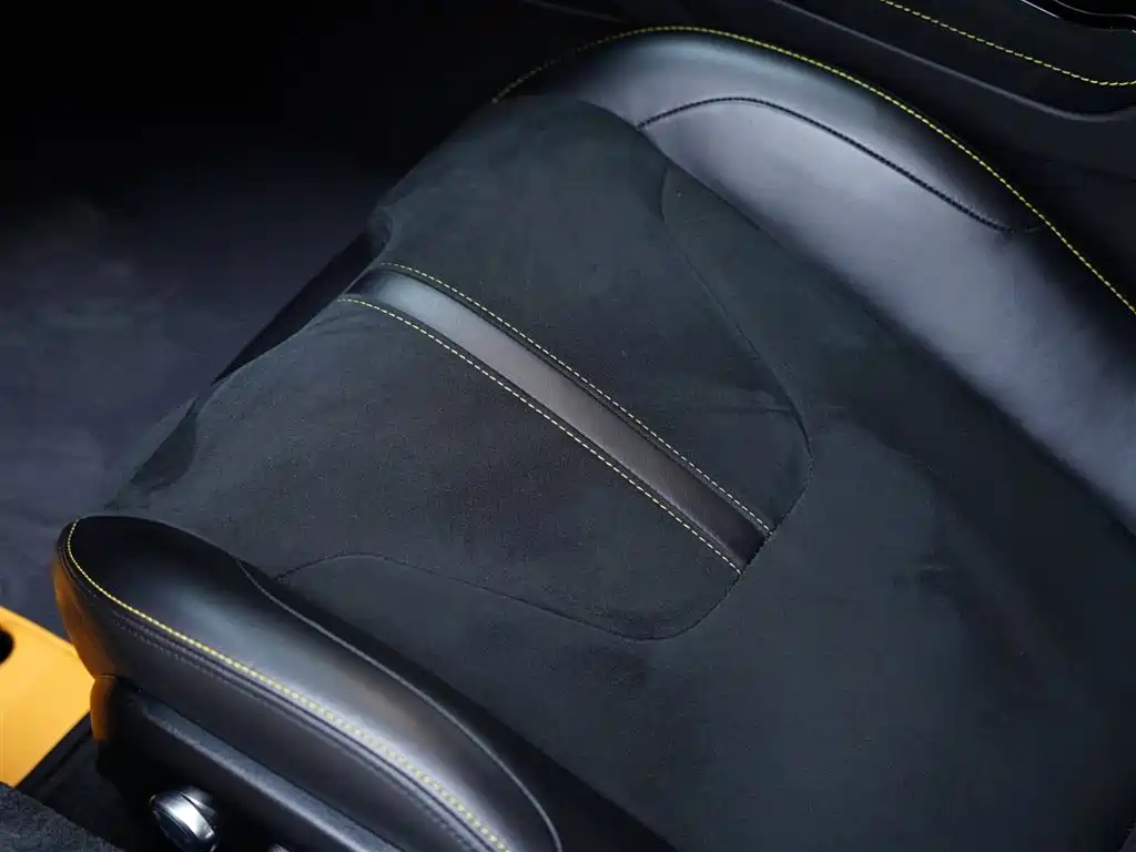 Lotus Cars EMIRA 2022 3.5T V6 Manual First Edition фото 34