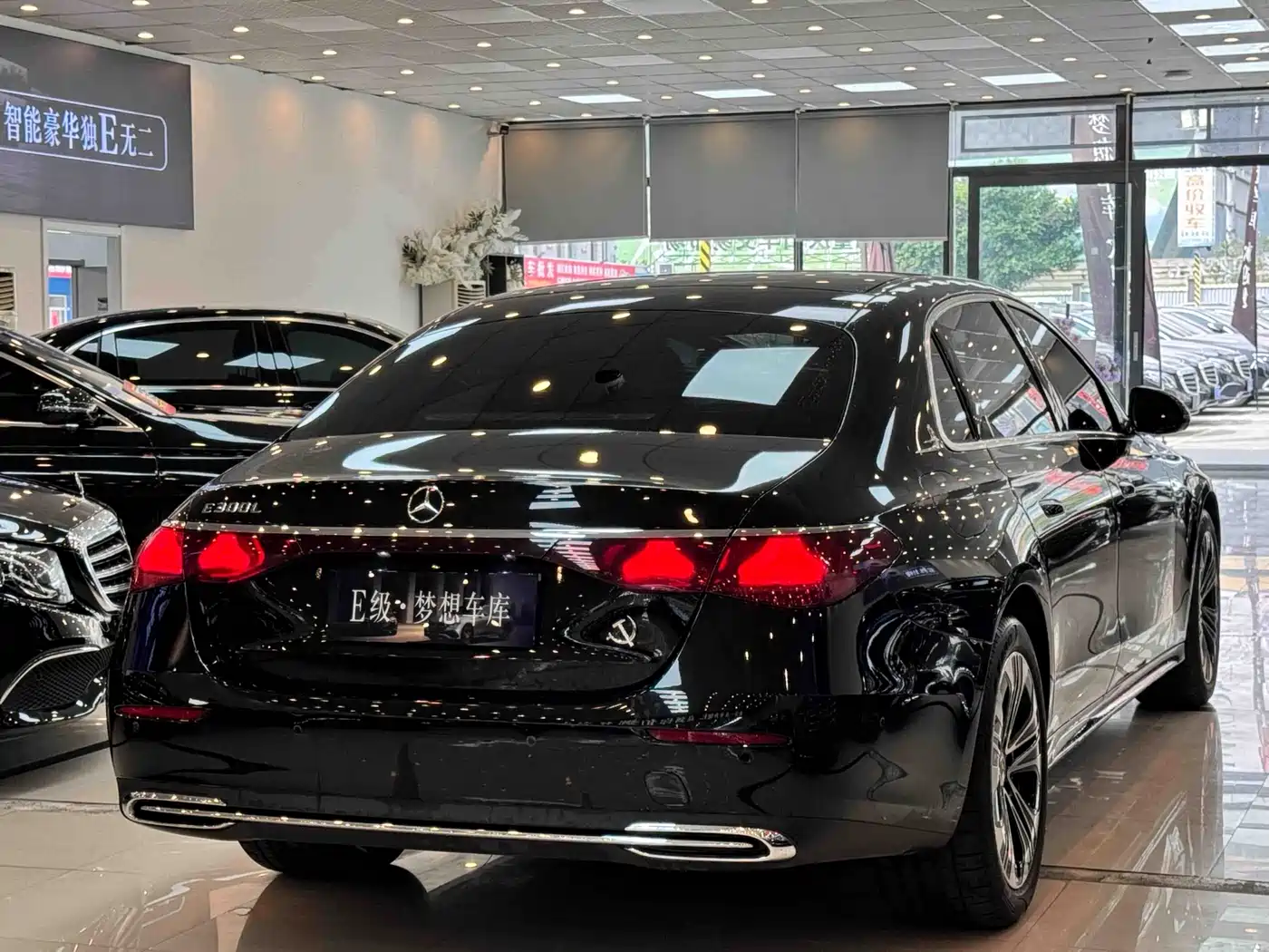 Mercedes-Benz E-Class 2025 E 300 L Luxury фото 18