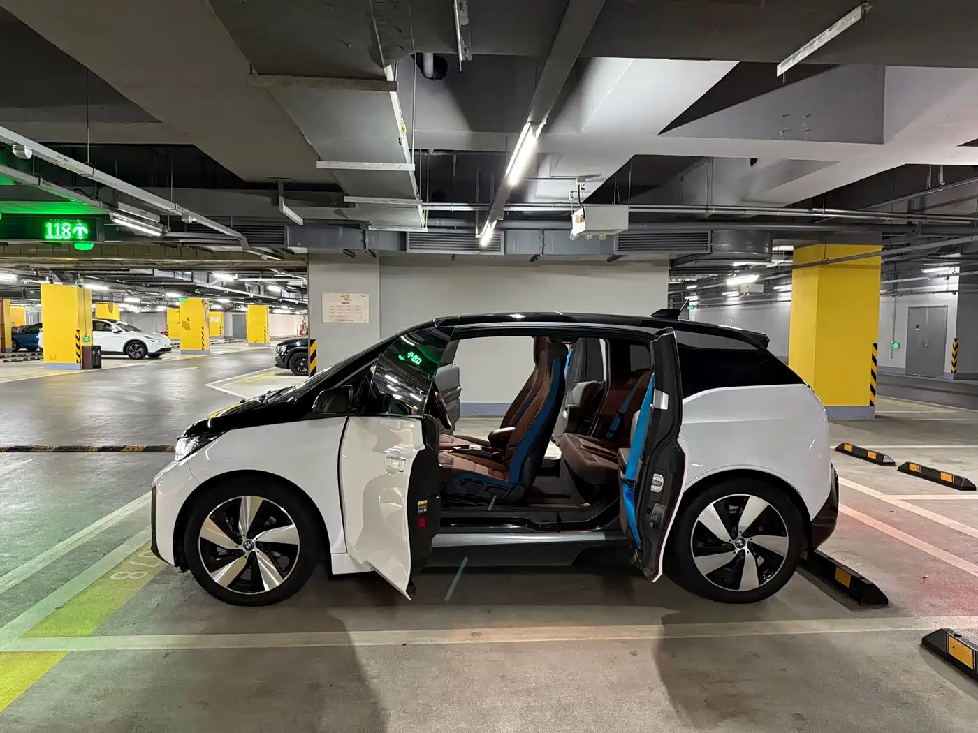 BMW I3