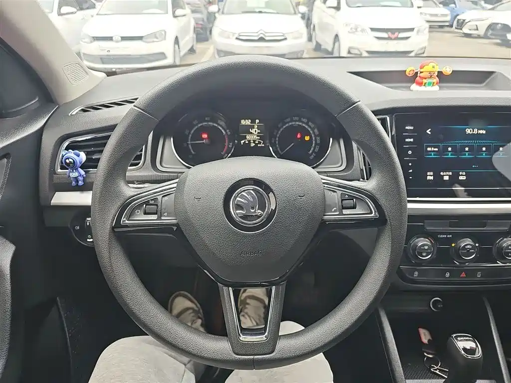 Škoda Kamiq 2020 Model 1.5L Automatic Comfort фото 3
