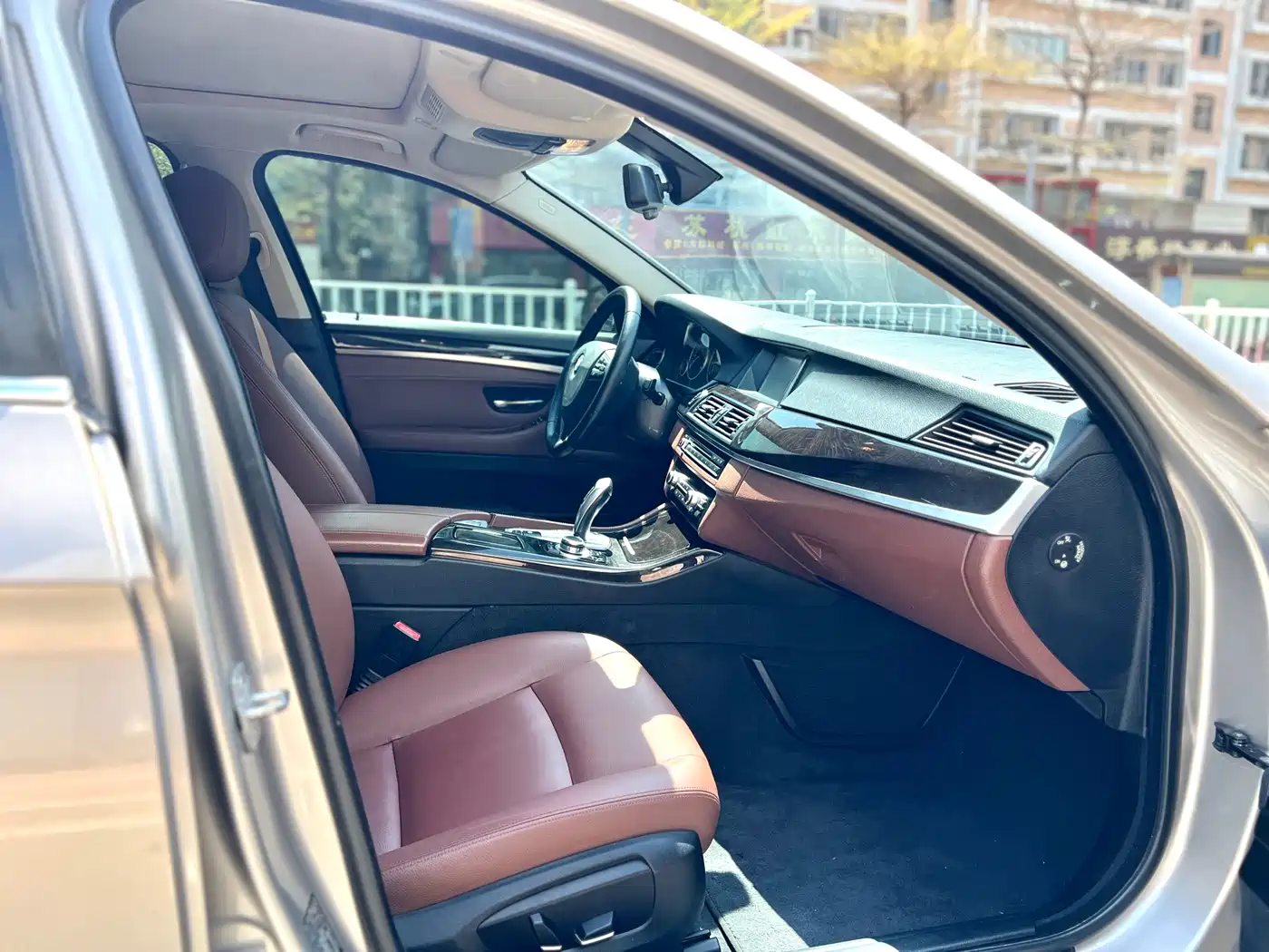 BMW 5 Series 2014 525Li Leading фото 8
