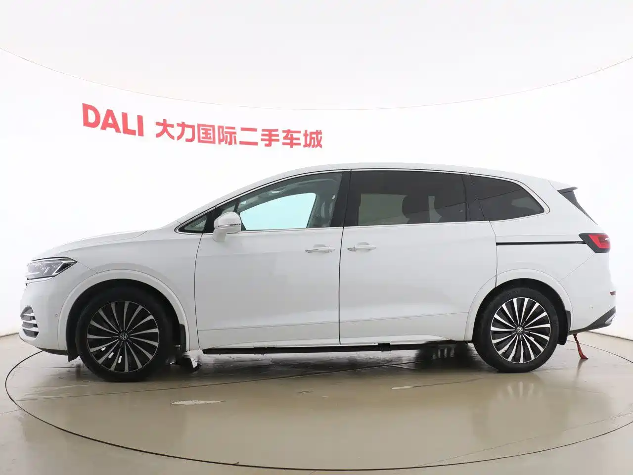 Volkswagen Viloran 2020 380TSI Premium фото 2