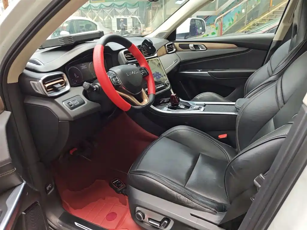 Lynk & Co 01 2017 2.0T 2WD Pro Version фото 15