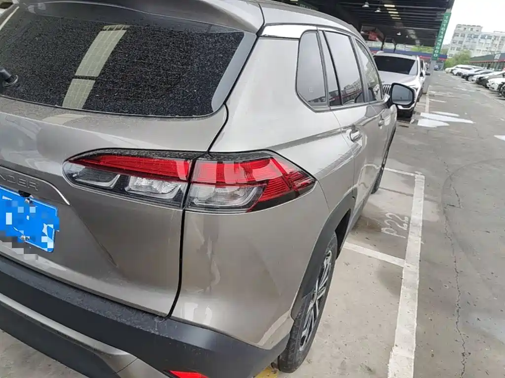 Toyota Frontlander 2024 2.0L CVT Luxury Edition фото 8