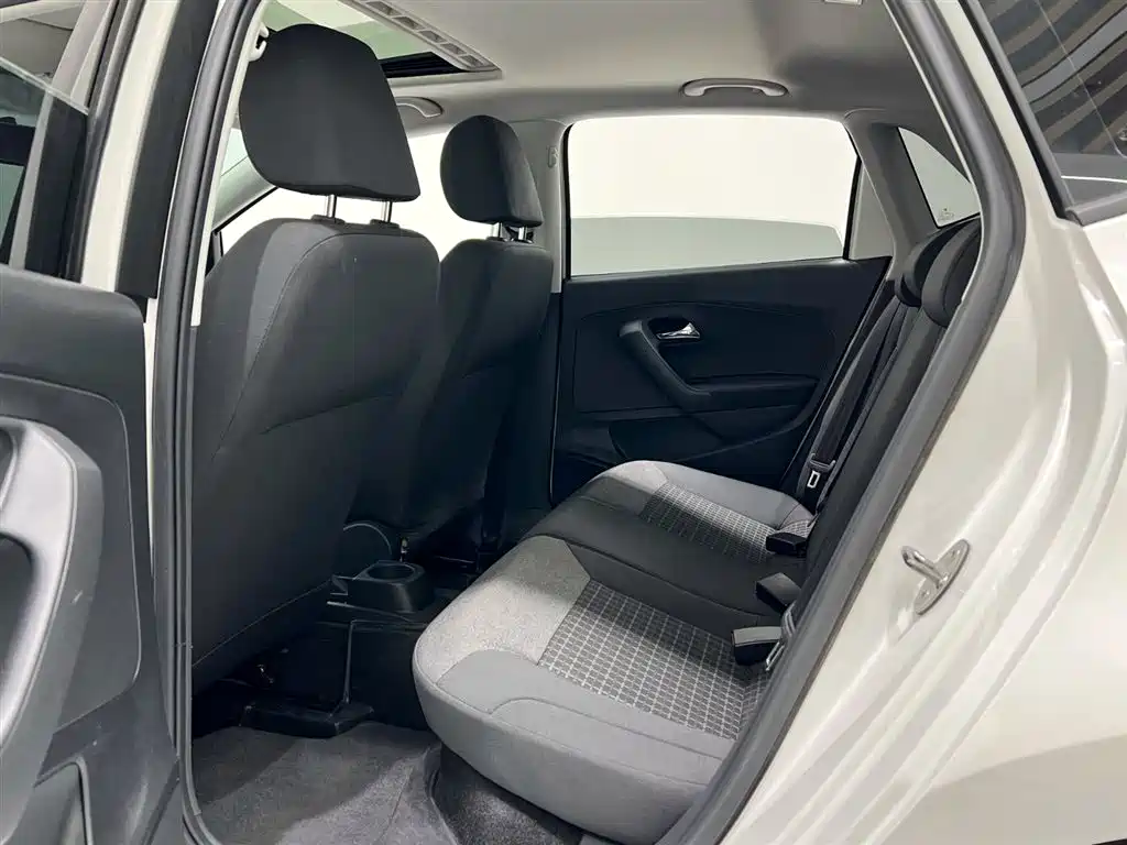 Volkswagen Polo 2018 1.5L Auto Comfort фото 9