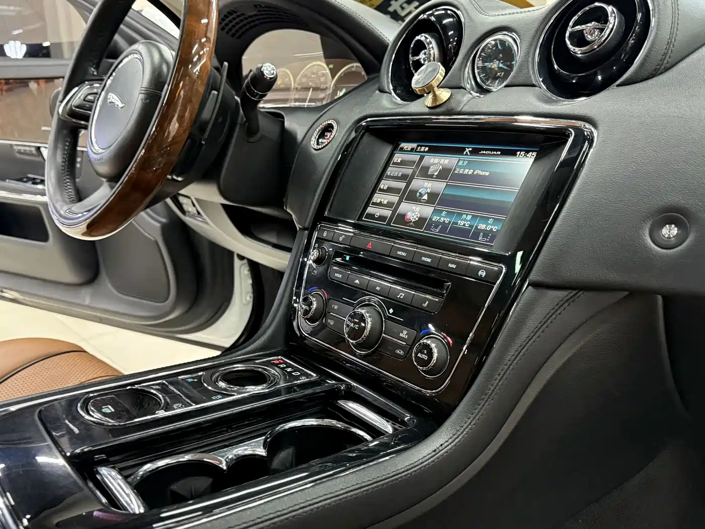 Jaguar XJ 2015 2015 XJL 3.0 SC AWD Panorama Business