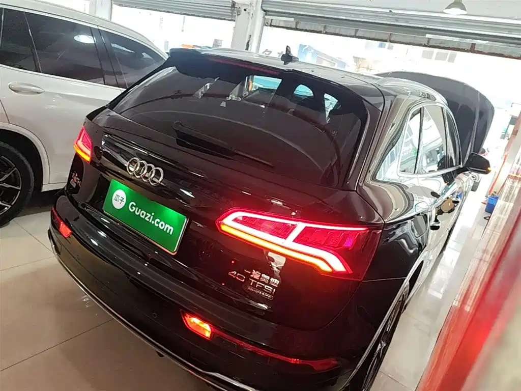 Audi Q5L 2020 Facelift 40 TFSI Honor Fashion фото 7