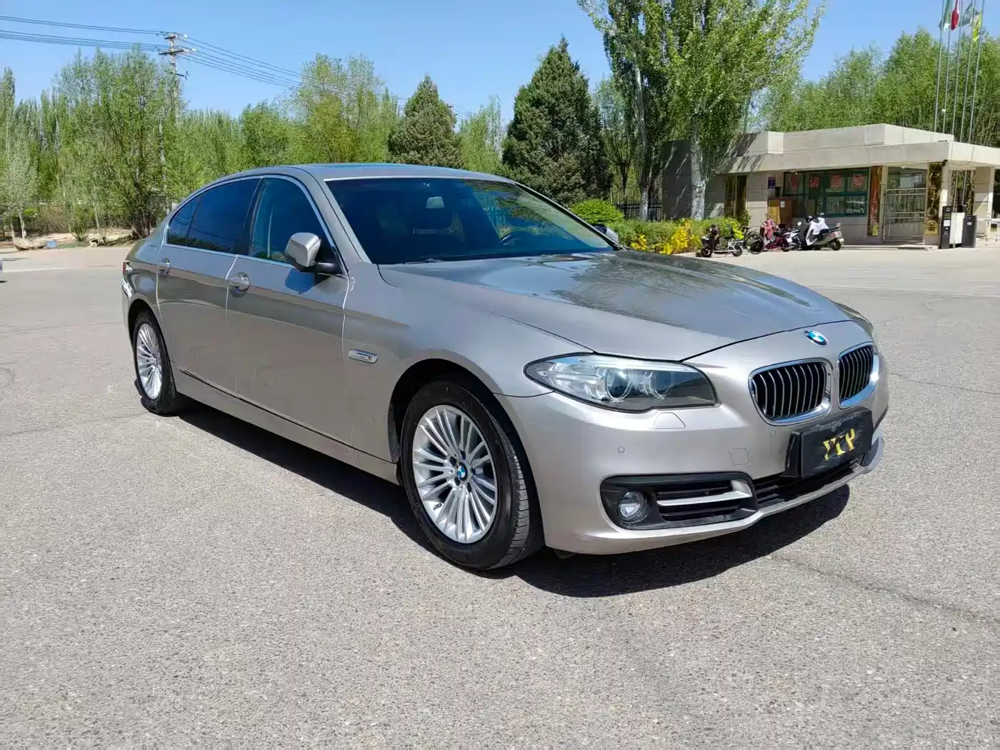 BMW 5 Series 2014 525Li Leading фото 3