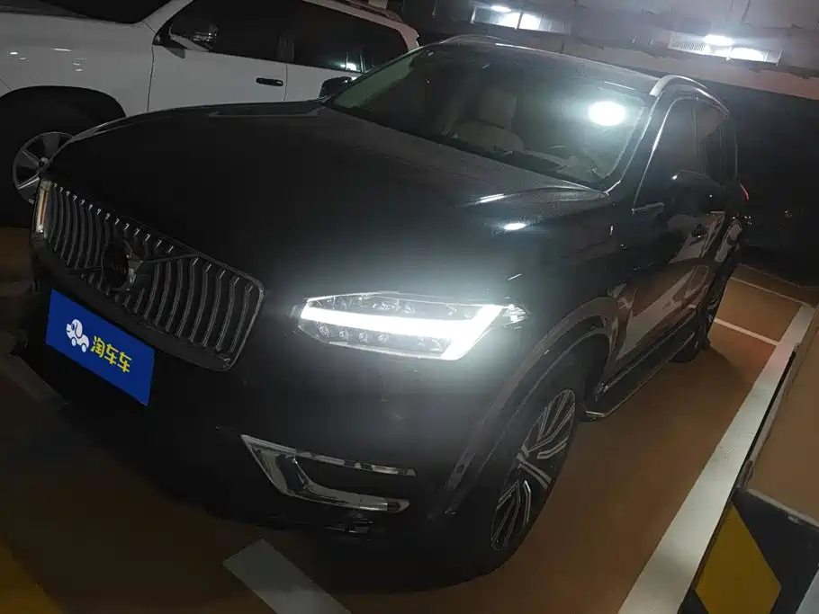 Фото 1 - Volvo XC90
