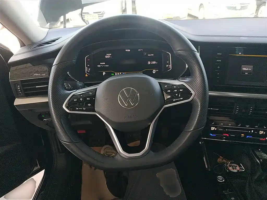 Volkswagen Passat 2023 Facelift 330TSI Elite Edition фото 3