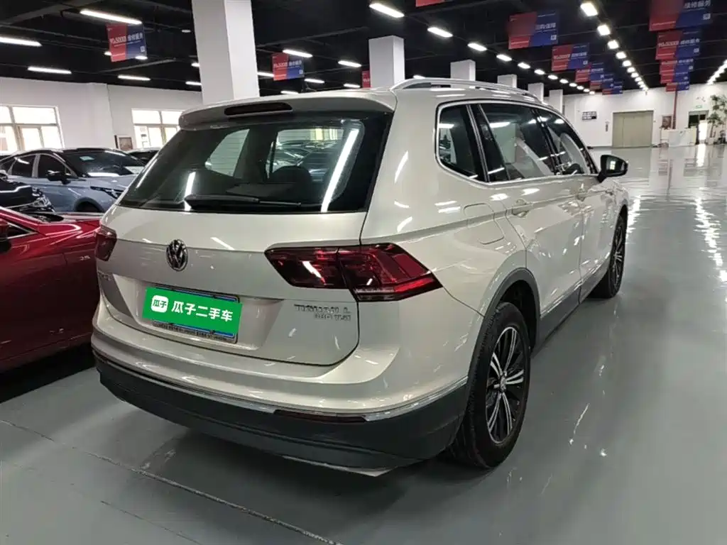 Volkswagen Tiguan L 2017 380TSI Automatic 4WD Luxury Edition фото 7