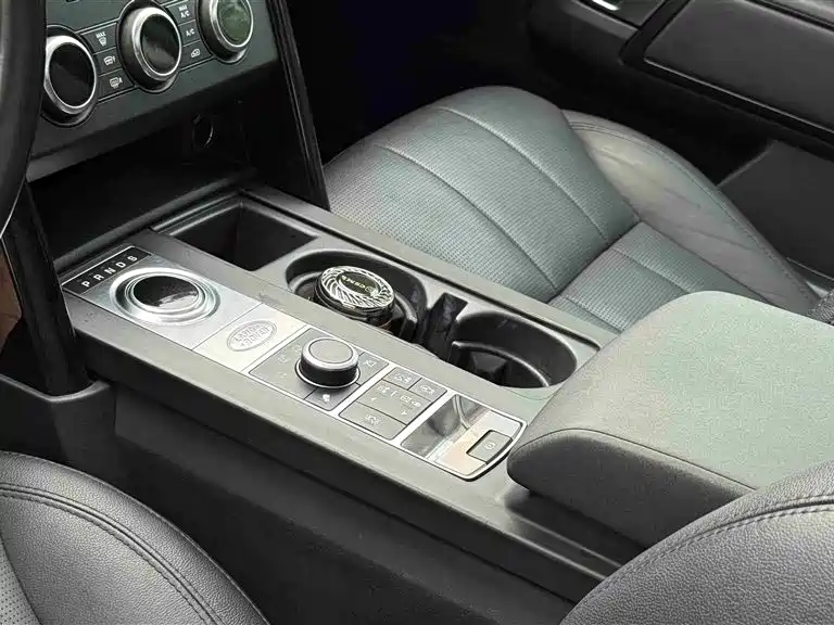 Land Rover Discovery 2017 3.0 SC V6 S фото 9