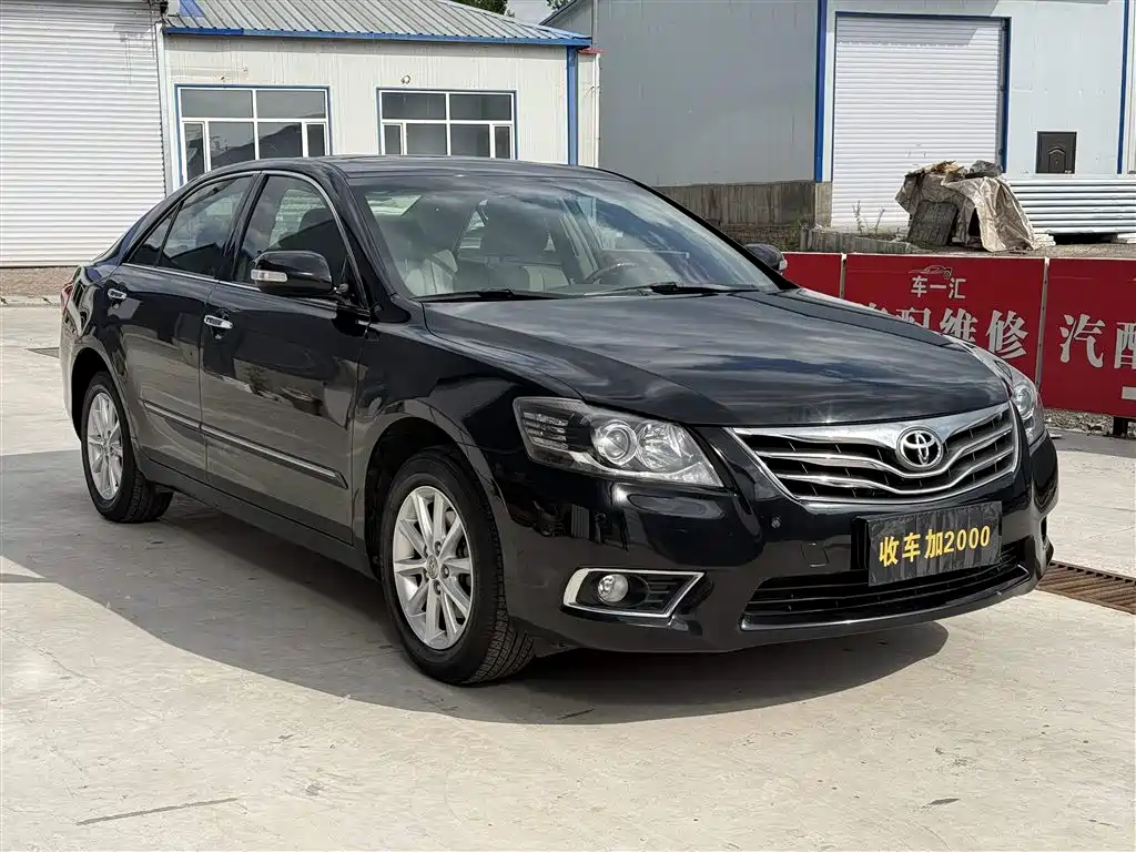 Toyota Camry 2013 200G Classic Luxury Edition фото 3