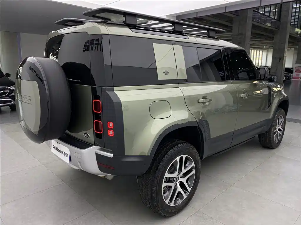 Land Rover Defender 2024 110 3.0T P400 Dark Special Edition фото 34