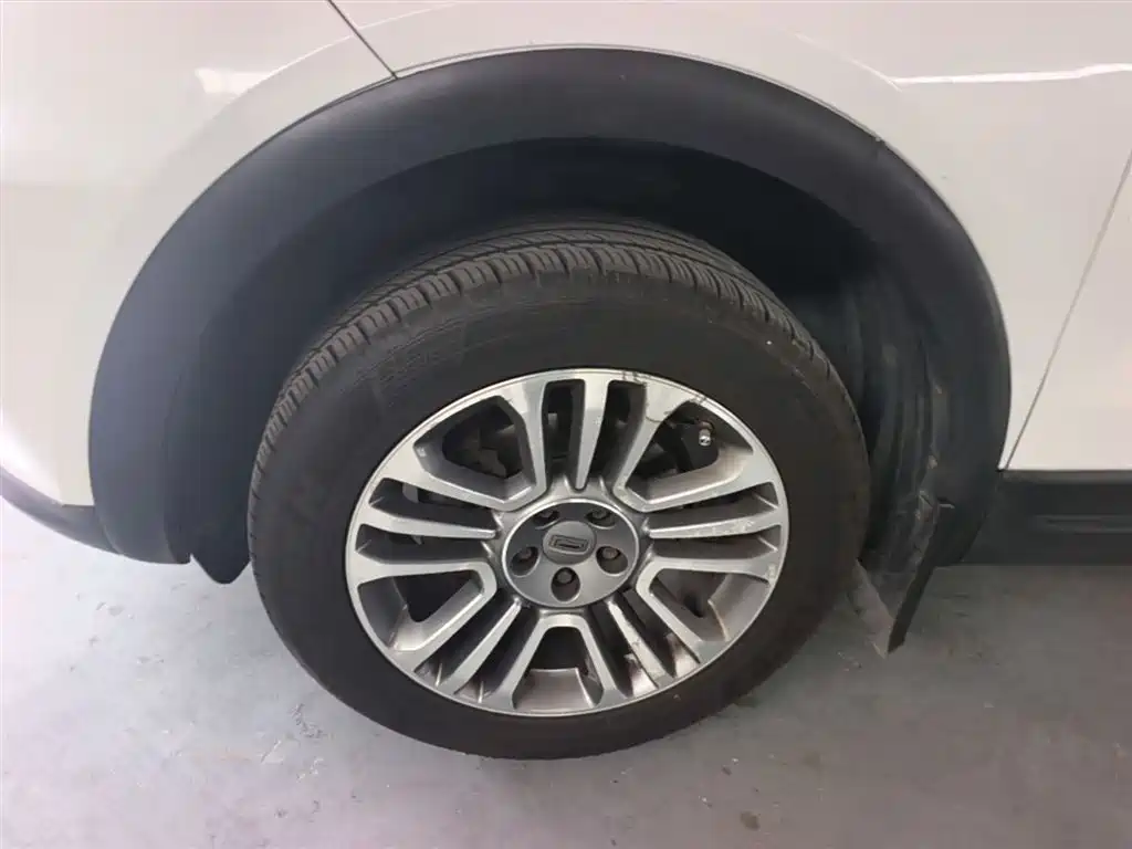 Qoros 5 2020 2019 1.6T Automatic Zhiyun Internet (AliOS) Premium Edition