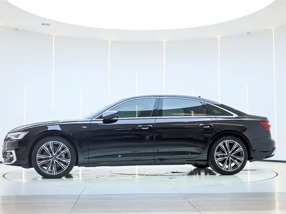 Audi A6L 2025 45 TFSI quattro Premium Sport + Exclusive Package фото 7