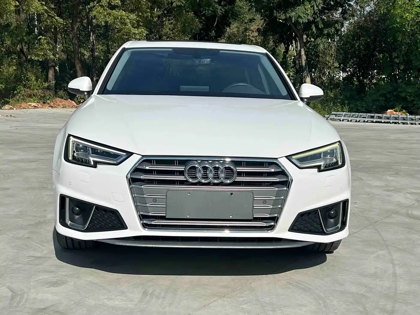 Photo 2 - Audi A4L