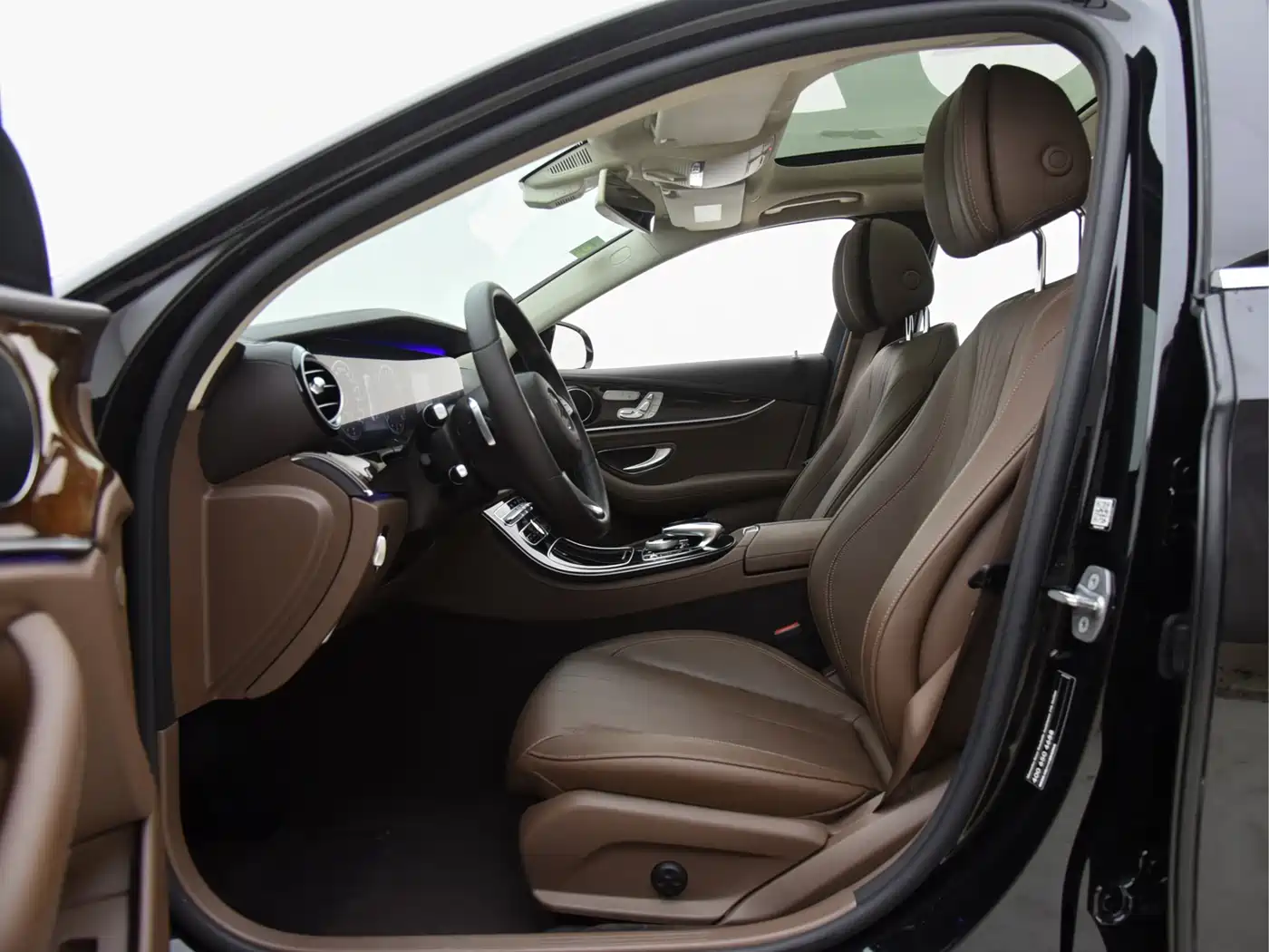 Mercedes-Benz E-Class 2018 E 300 L Luxury фото 11
