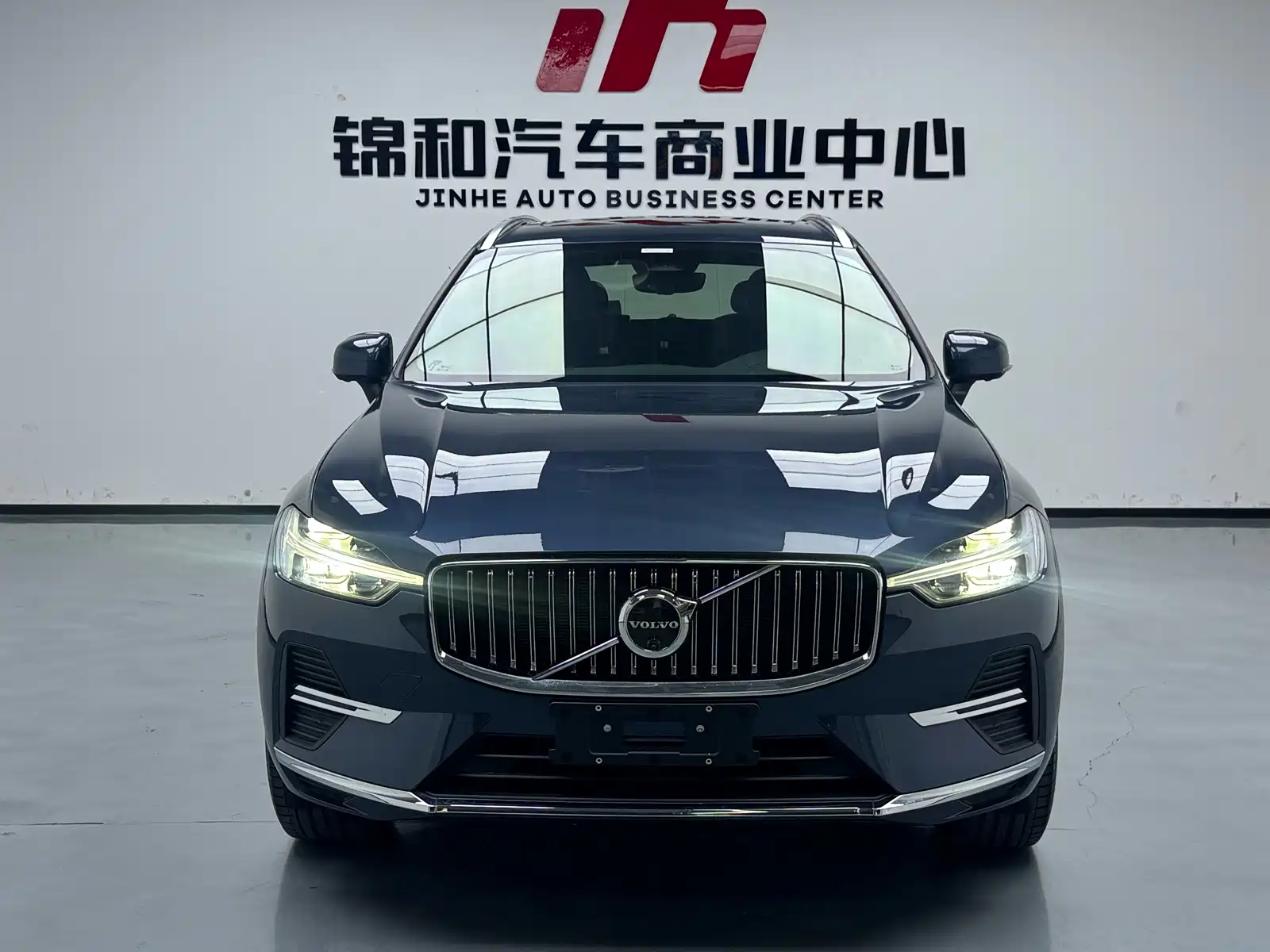 Photo 3 - Volvo XC60