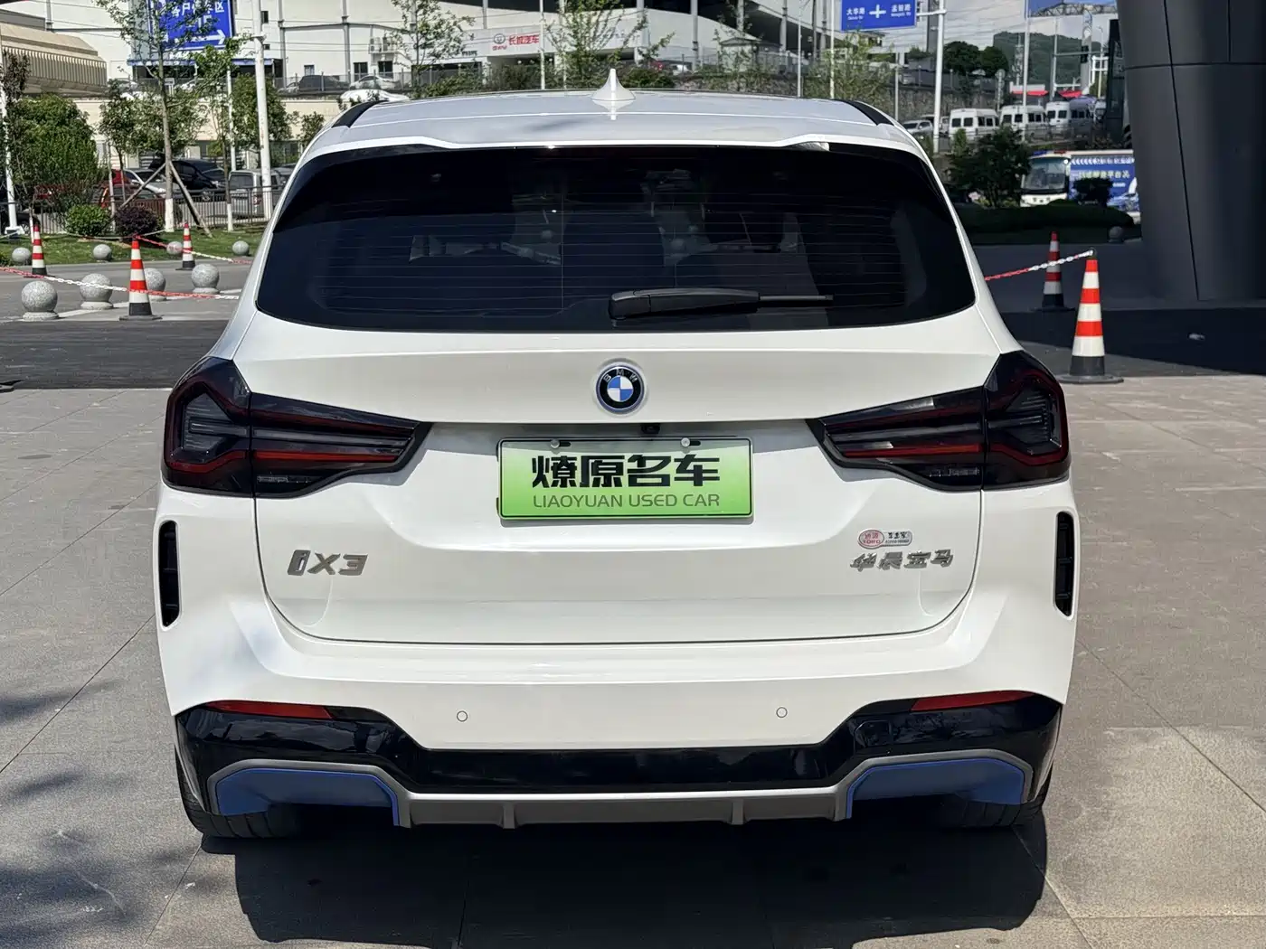 BMW iX3 2022 Leading Edition фото 5