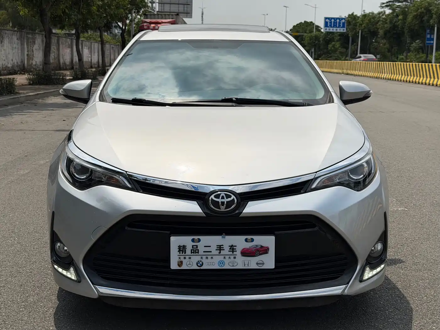 Toyota Levin 2018 185T CVT Luxury Edition фото 2
