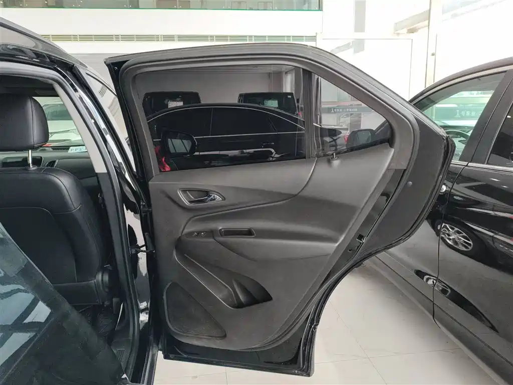 Chevrolet Equinox 2022 535T Galloping Edition фото 20